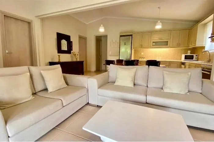 Limnia Ferienhaus Kondaraíni